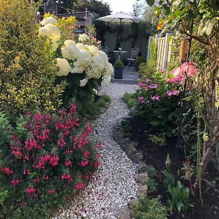 Cottage In The Heart Of Montacute Exterior photo